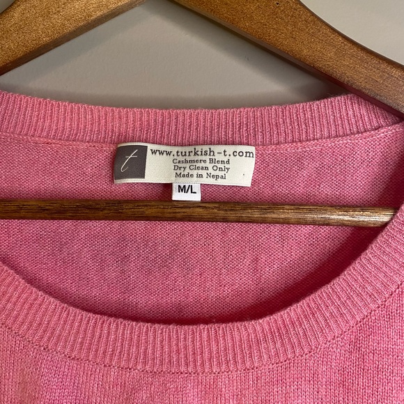 Turkish-T Cashmere Blend Oversized Sweater in Pink and Red - Picture 3 of 12